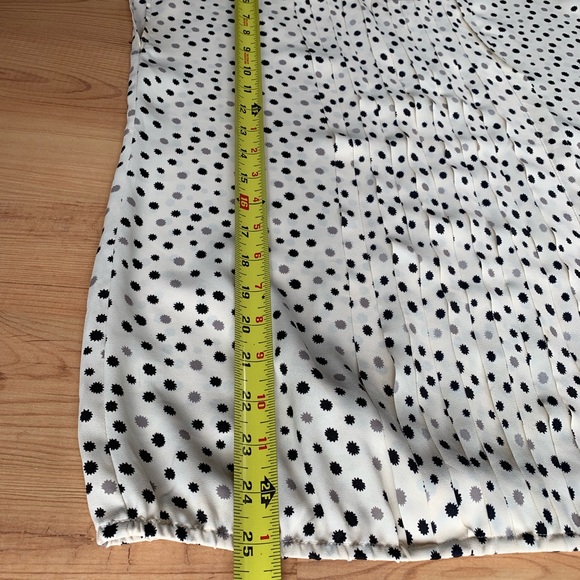 Loft Blouse With Ruffles - Picture 4 of 6